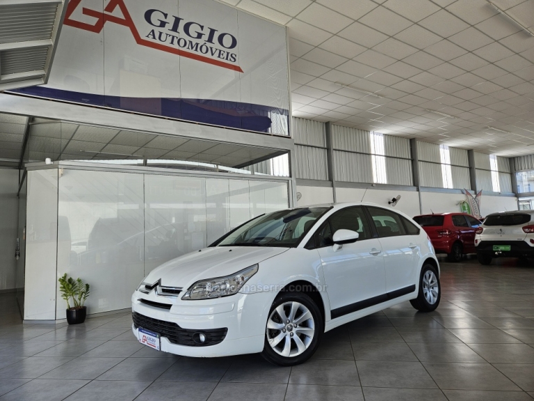 CITROËN - C4 - 2012/2013 - Branca - R$ 34.000,00