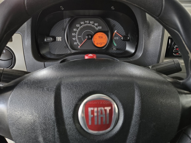 FIAT - PALIO - 2014/2015 - Branca - R$ 35.500,00