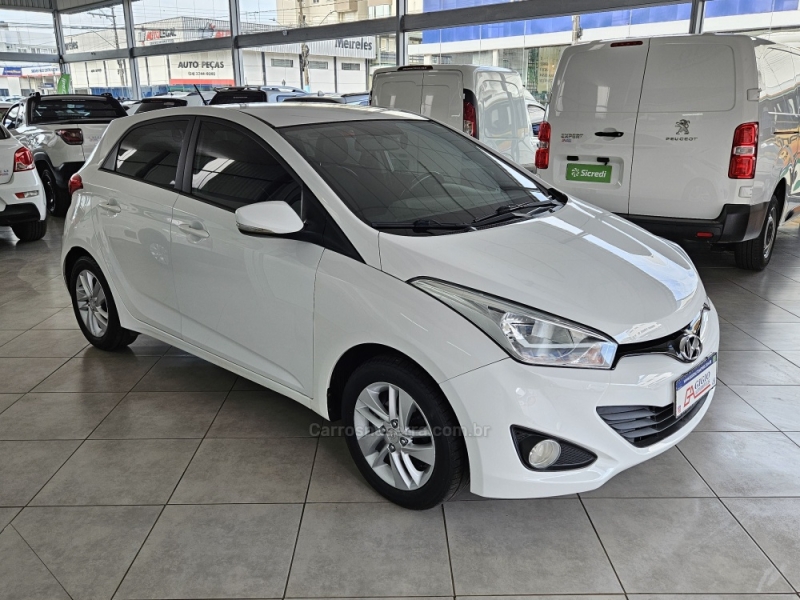 HYUNDAI - HB20 - 2013/2014 - Branca - R$ 57.000,00