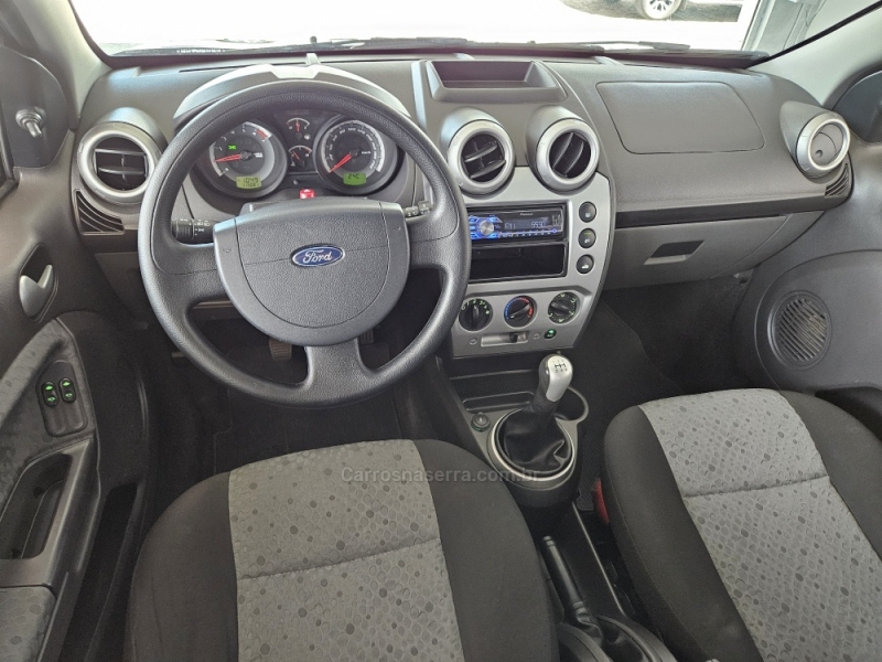 FORD - FIESTA - 2012/2012 - Preta - R$ 33.800,00