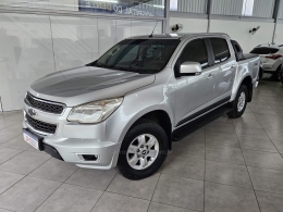 CHEVROLET - S10 - 2015/2015 - Prata - R$ 117.000,00