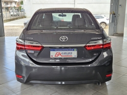 TOYOTA - COROLLA - 2017/2018 - Cinza - R$ 87.000,00