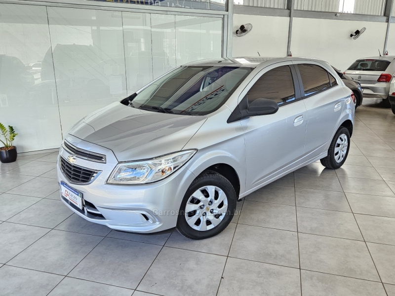CHEVROLET - ONIX - 2015/2016 - Prata - R$ 47.000,00