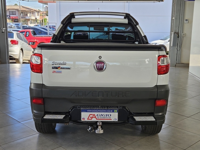 FIAT - STRADA - 2013/2014 - Branca - R$ 58.800,00