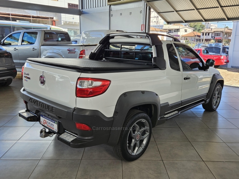 FIAT - STRADA - 2013/2014 - Branca - R$ 58.800,00