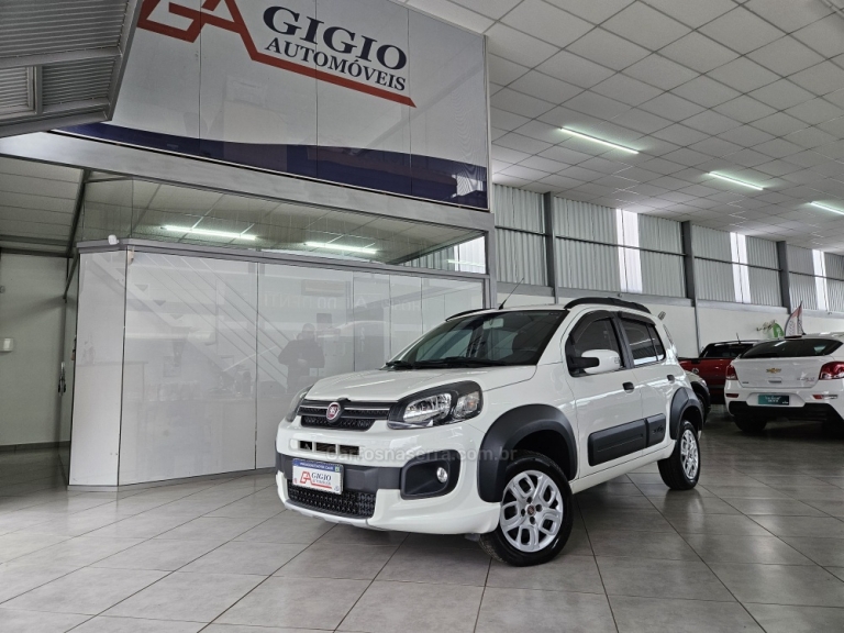 FIAT - UNO - 2016/2017 - Branca - R$ 45.000,00