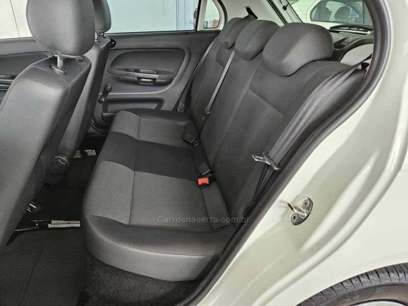 VOLKSWAGEN - GOL - 2022/2023 - Branca - R$ 58.500,00