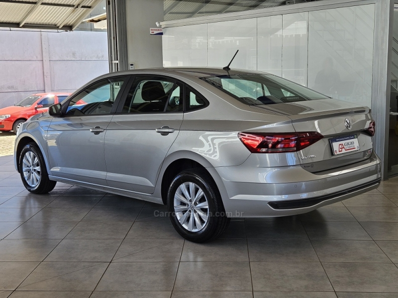 VOLKSWAGEN - VIRTUS - 2020/2021 - Prata - R$ 75.000,00