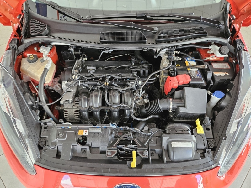 FORD - FIESTA - 2018/2019 - Vermelha - R$ 61.000,00