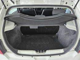 VOLKSWAGEN - GOL - 2022/2023 - Branca - R$ 58.500,00