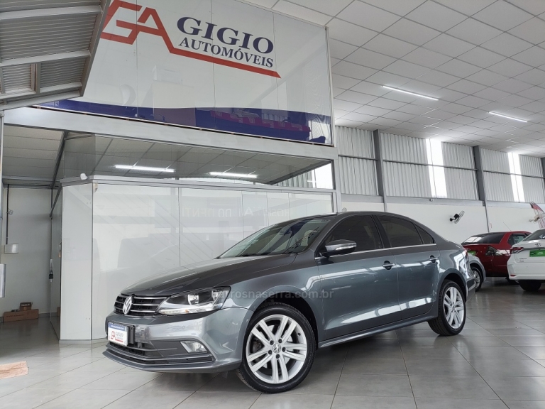 VOLKSWAGEN - JETTA - 2016/2017 - Cinza - R$ 89.900,00