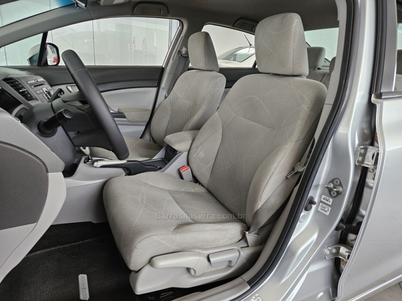 HONDA - CIVIC - 2012/2013 - Prata - R$ 67.000,00