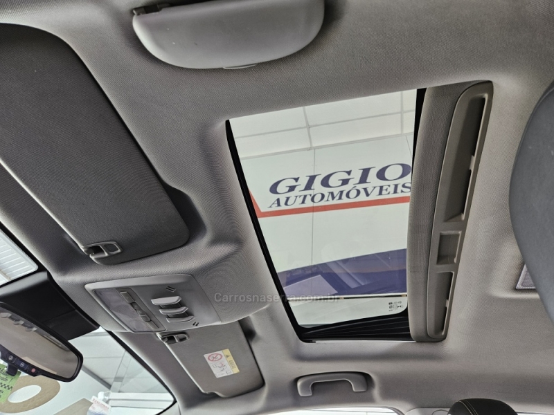 CHEVROLET - TRACKER - 2018/2019 - Prata - R$ 92.000,00