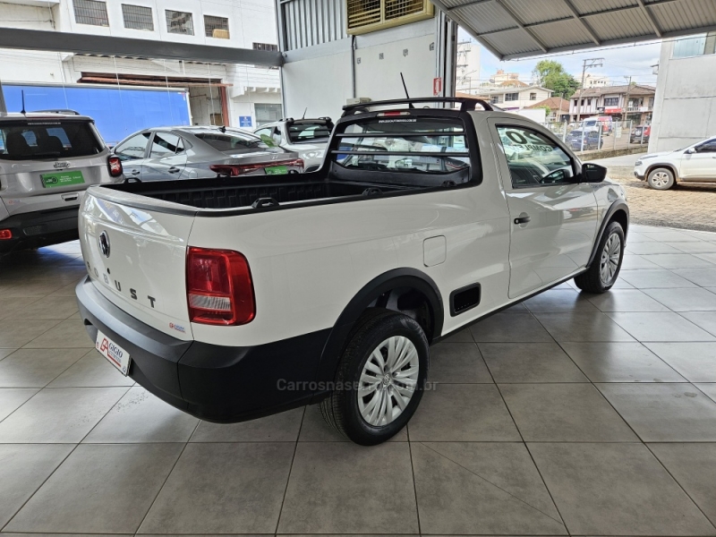 VOLKSWAGEN - SAVEIRO - 2019/2020 - Branca - R$ 59.900,00