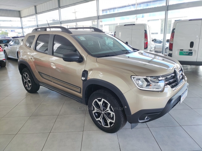 RENAULT - DUSTER - 2022/2023 - Bege - R$ 110.900,00