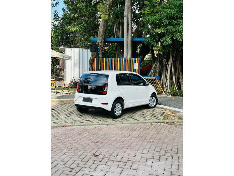 VOLKSWAGEN - UP - 2018/2019 - Branca - R$ 62.000,00