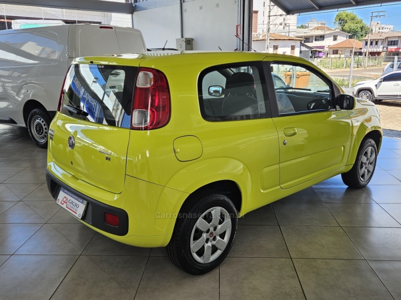 FIAT - UNO - 2012/2013 - Amarela - R$ 31.600,00